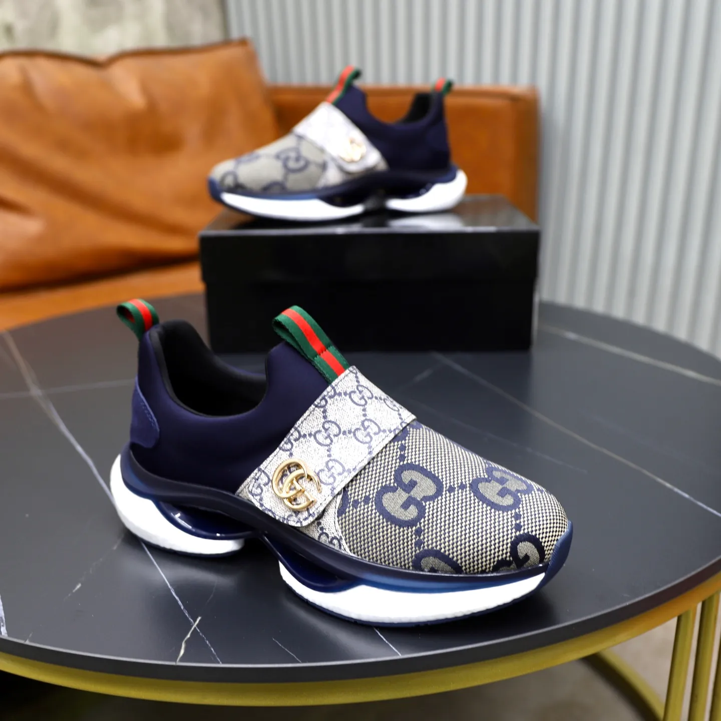 Ex-factory price: 442💰🙅‍♂️🙅‍♂️🙅‍♂️ Brand: GUCCI Standard code: 38-44 (45 customized) Grade: Same as the official website Material: Original leather splicing, comfortable and breathable lining, original wear-resistant outsole Style category: Men's fashionable casual shoes, running shoes, noble luxury brand elements, top luxury Color: actual picture color